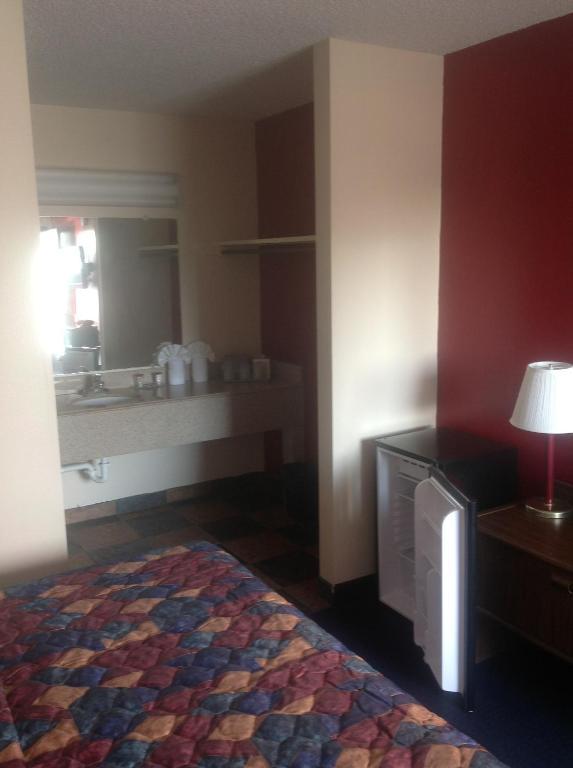 Classic Inn Early Экстерьер фото