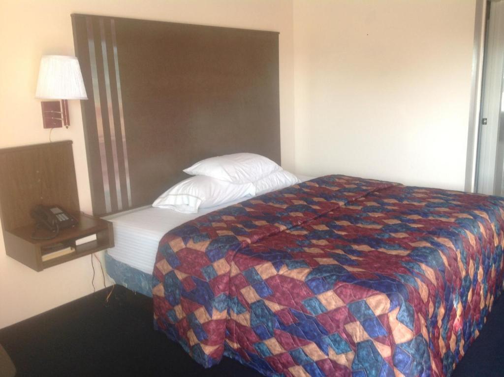 Classic Inn Early Экстерьер фото