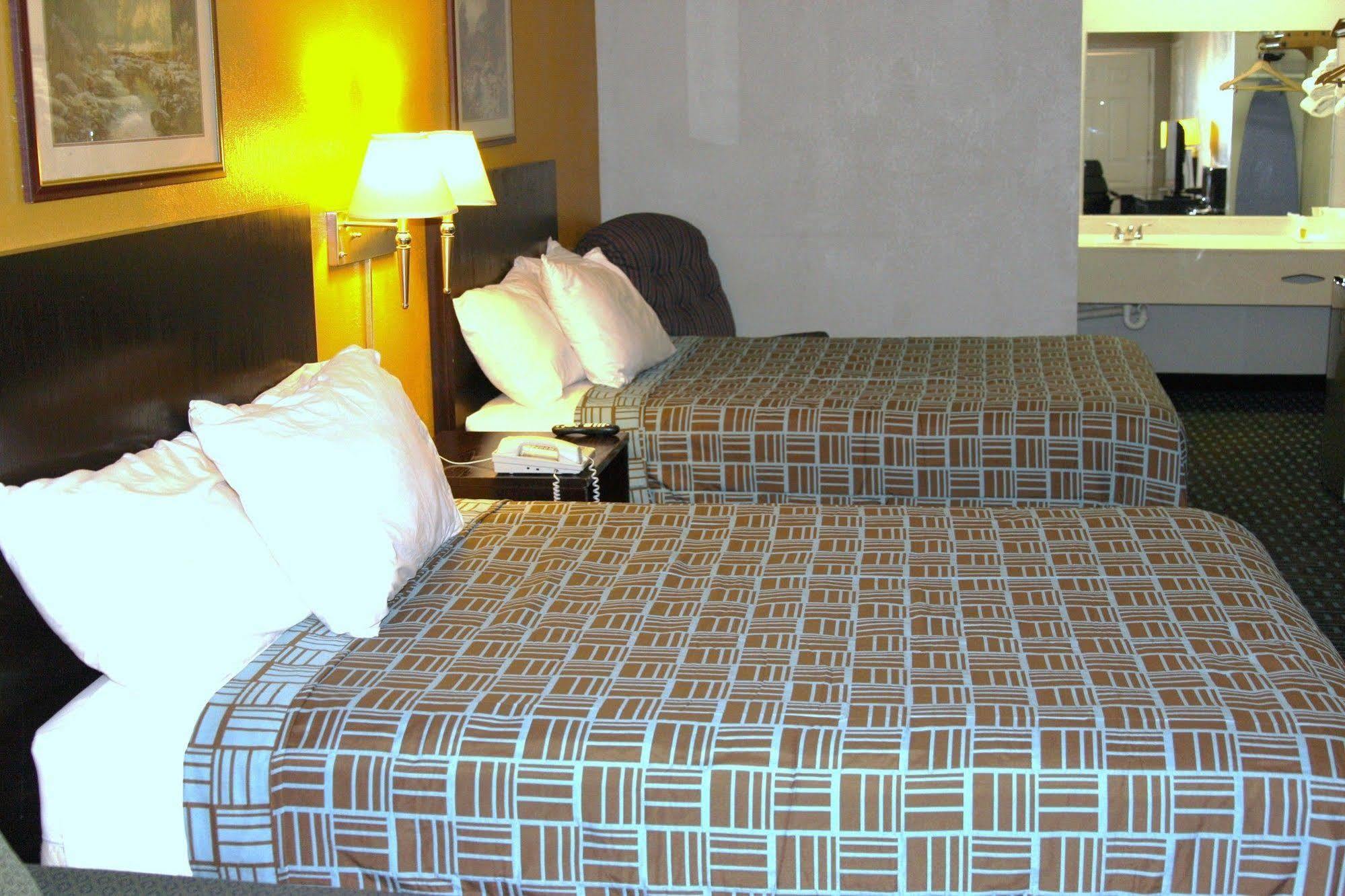 Classic Inn Early Экстерьер фото